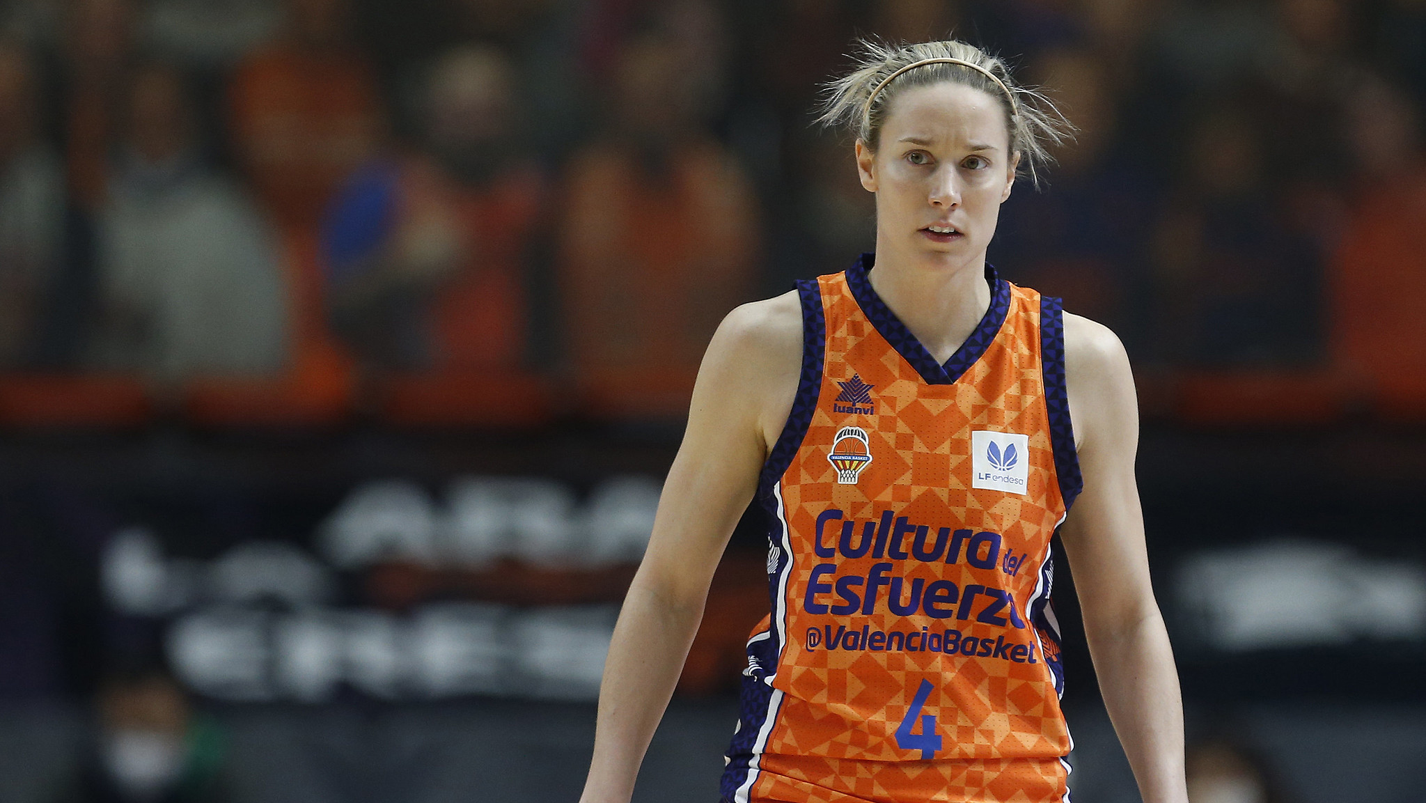 Lee más sobre el artículo Una charla saludable con… Anna Gómez, Capitana del Valencia Basket Femenino